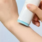 Protector Solar Spf50+ Hyalucica Sun Stick 20g SKIN1004 - Imagen 2